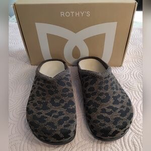 Rothy's Slippers - Leopard Revelvet Cheetah